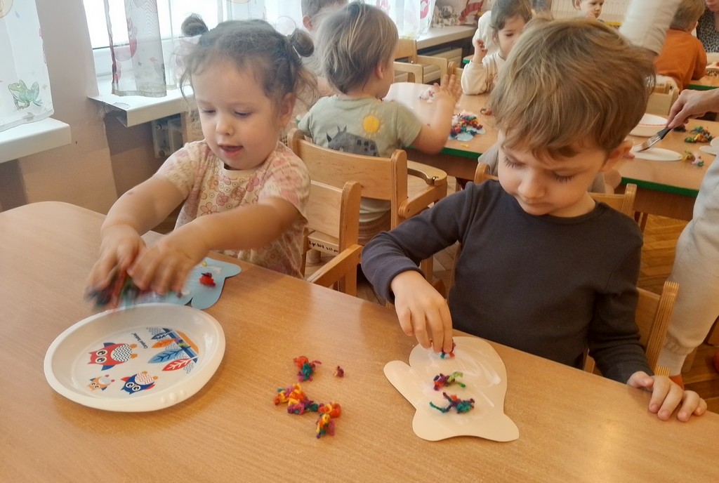 Zajęcia plastyczne w Motylkach