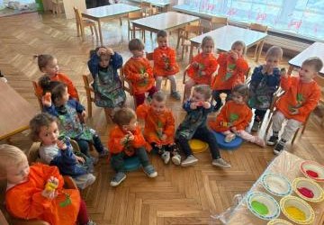 Zajęcia plastyczne w grupie Motylki