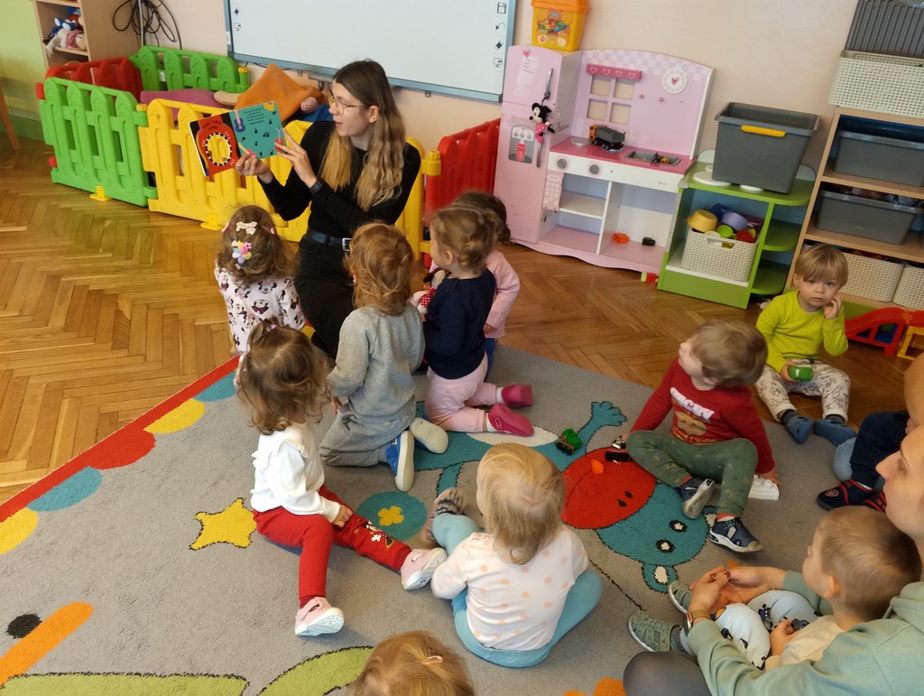 Wizyta Pań z Miejskiej Biblioteki Publicznej w Miejskim Żłobku nr 1 w Gorlicach