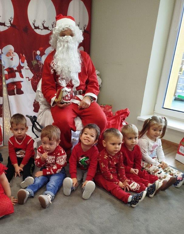 Sesja mikołajkowa w Miejskim Żłobku nr 2