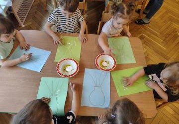 Zajęcia plastyczne w Motylkach